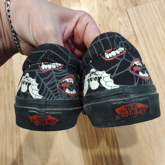 VANS OLD SKOOL SHOES GLOW FRIGHTS SKULL FANGS BATS BLACK RED MENS SIZE - Picture 2 of 6